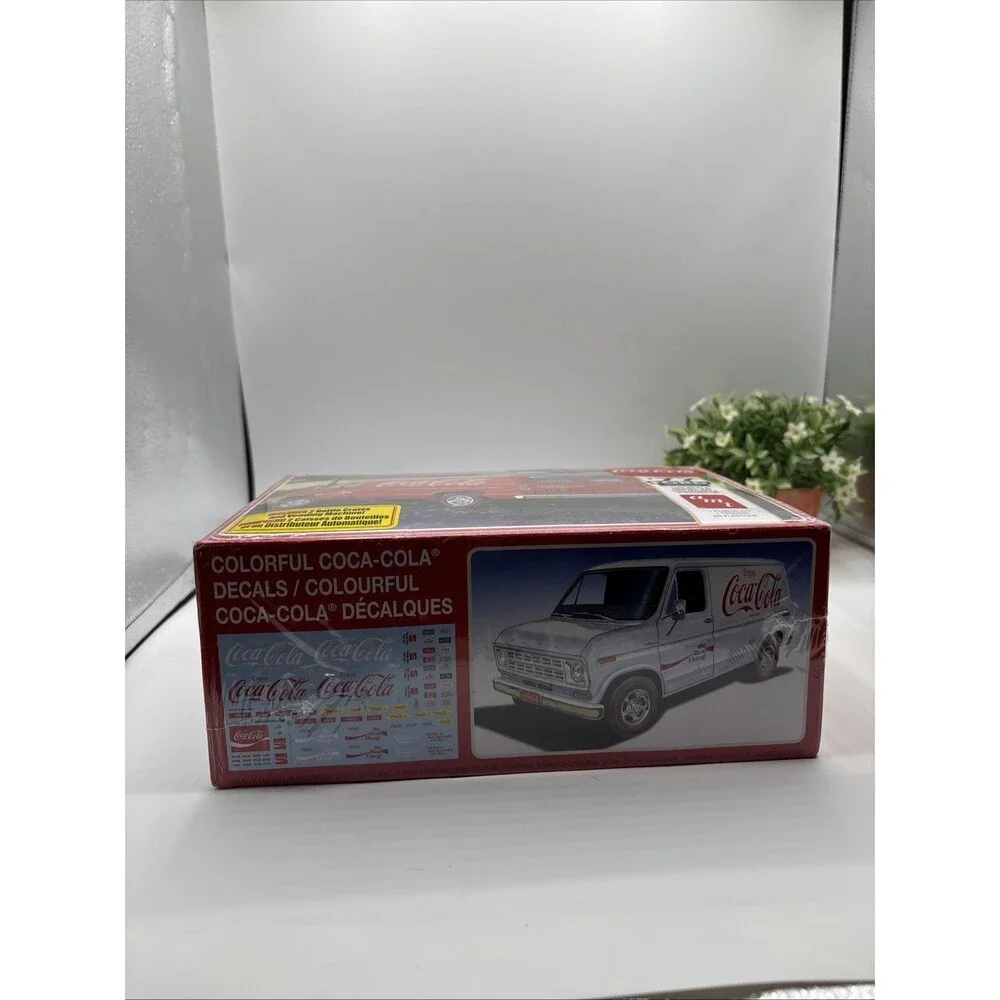 AMT 77 FORD COCA-COLA VAN MODEL CAR AMT1173M/12 SEALED NEW BOY GIRL GIFT FOOD